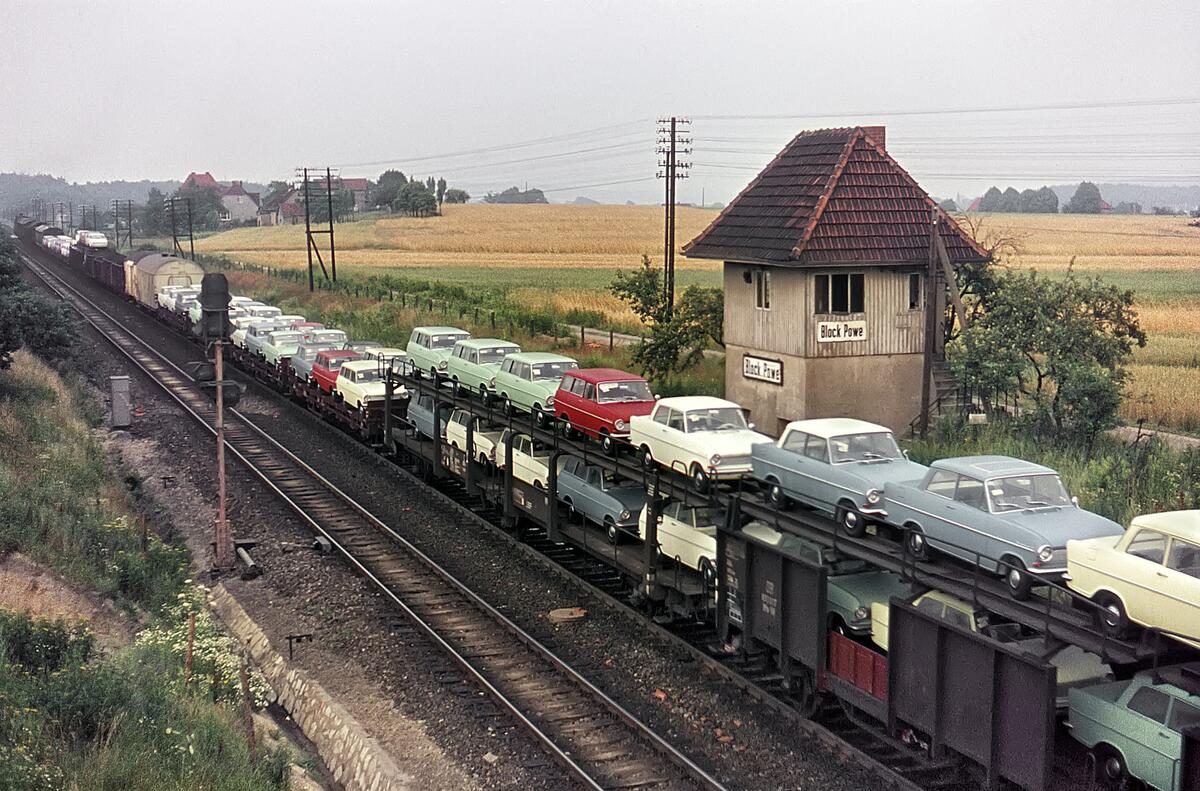 Bild vergrößern: Die Eisenbahn-Blockstelle in Powe - Aufnahme vom Juli 1963