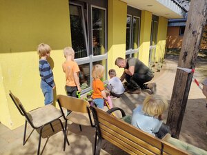 Bild vergr&ouml;&szlig;ern: 02_PM Kita Astrup Blumenbeete-1